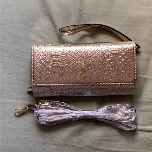 London Fog Handbags - Clutch/purse